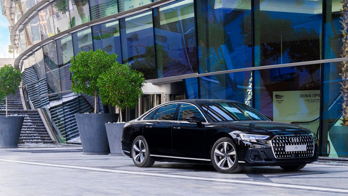 Dubai is certainly among minority countries that is a blend of aristocracy with modernity.